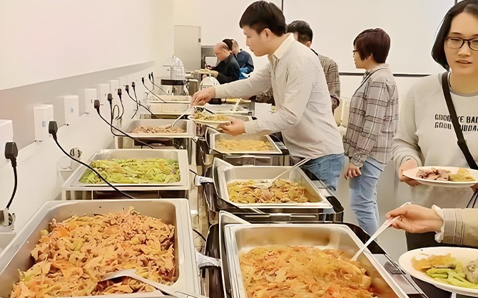 閩侯企業單位食堂自助餐開餐現場圖片