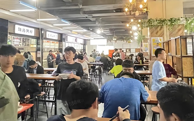 高中食堂可以對外承包嗎違反什么規(guī)定