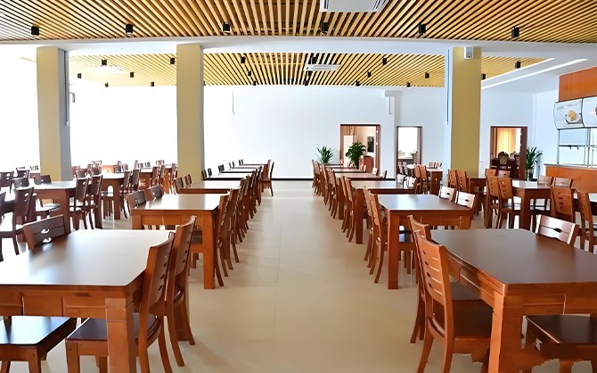 承包飯堂服務，讓您的員工吃得安心